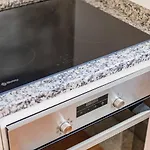 Gaia Elegant Retreat I דירה